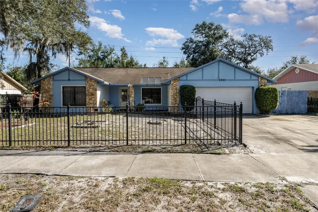 4963 Neponset Avenue Orlando FL 32808