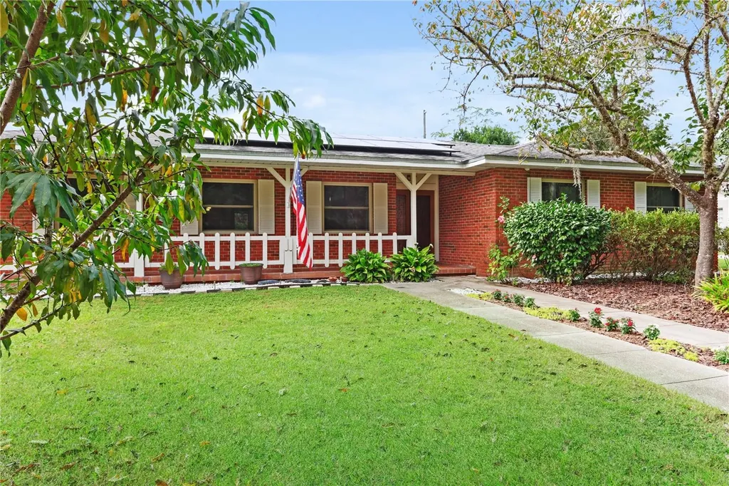 1930 NW 34th Terrace Gainesville FL 32605
