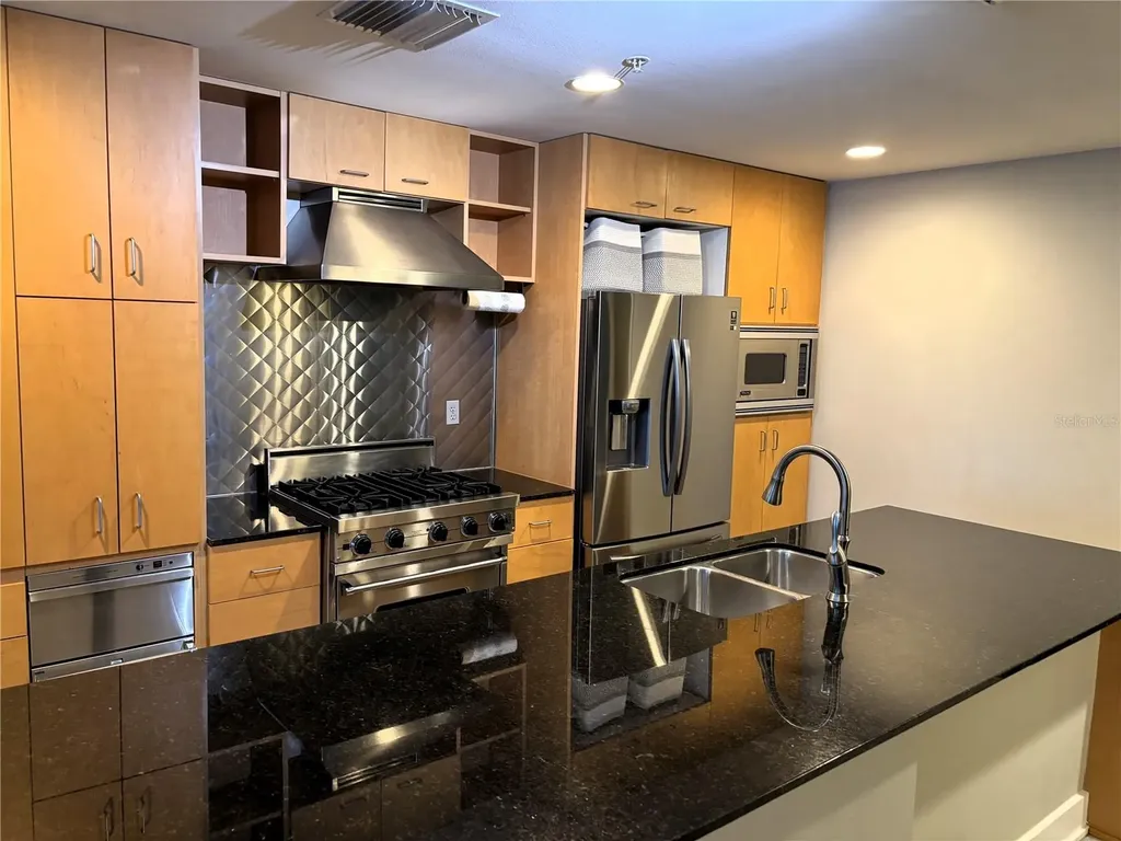 1120 E Kennedy Boulevard Tampa FL 33602