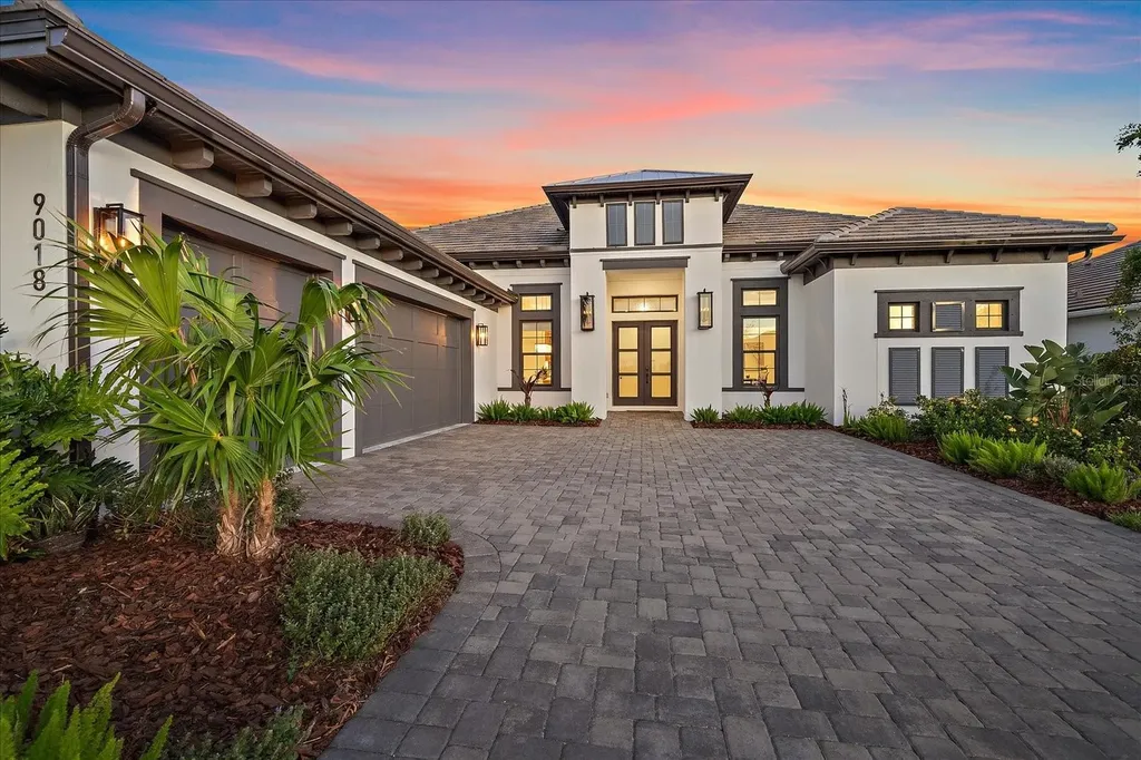 9018 Luna Lane Sarasota FL 34241