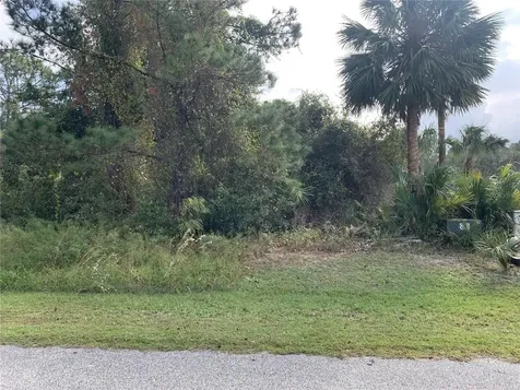 220 Live Oak Boulevard Crescent City FL 32112