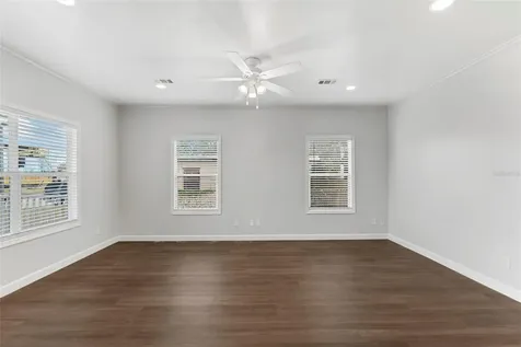 4352 9th Avenue S St Petersburg FL 33711
