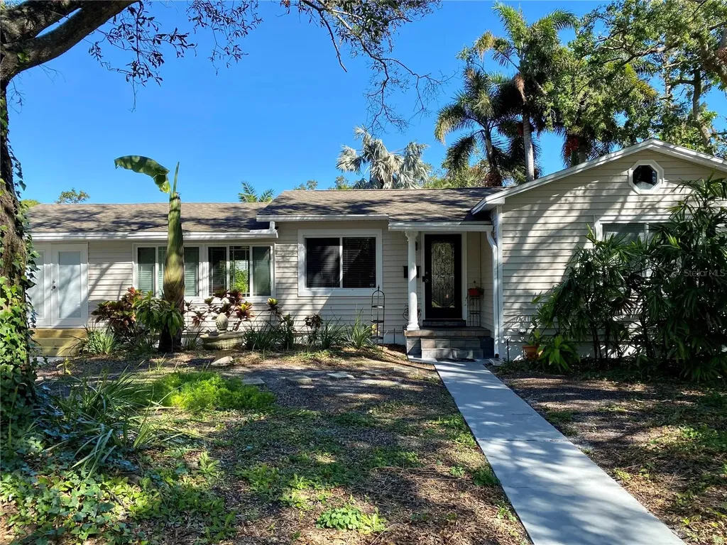 909 35th Street N St Petersburg FL 33713