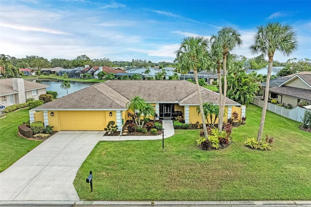 5663 Country Lakes Drive Sarasota FL 34243