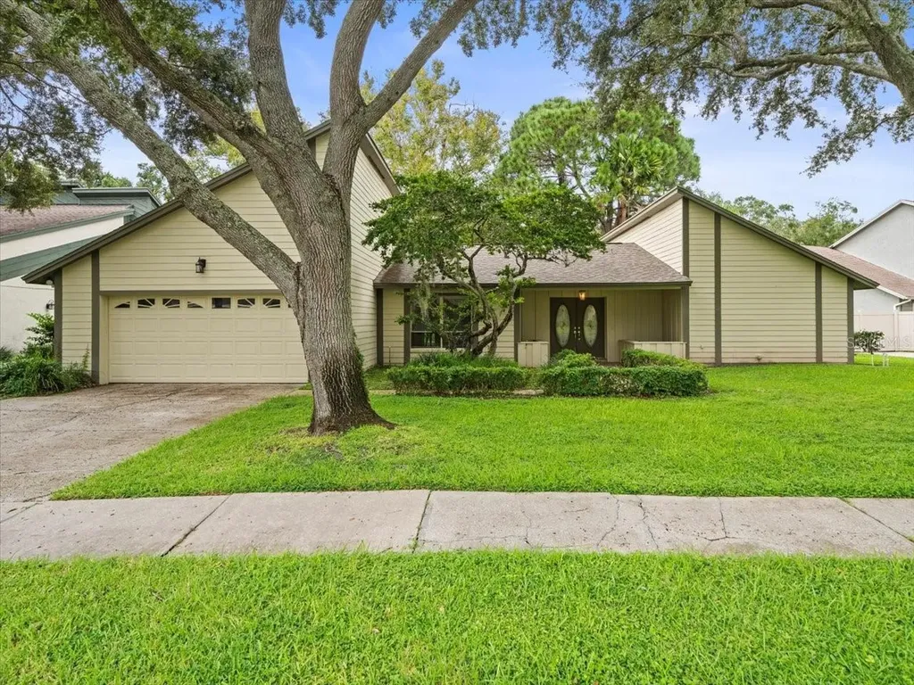 13008 Whisper Bay Place Tampa FL 33618