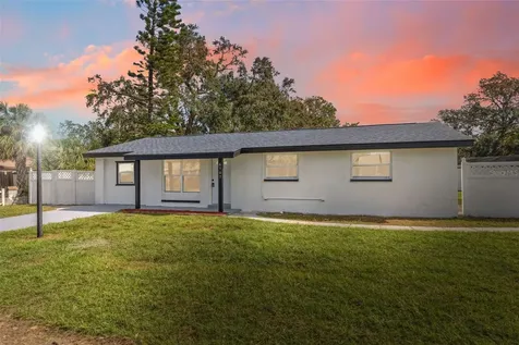 6707 Runningwoods Drive Tampa FL 33634