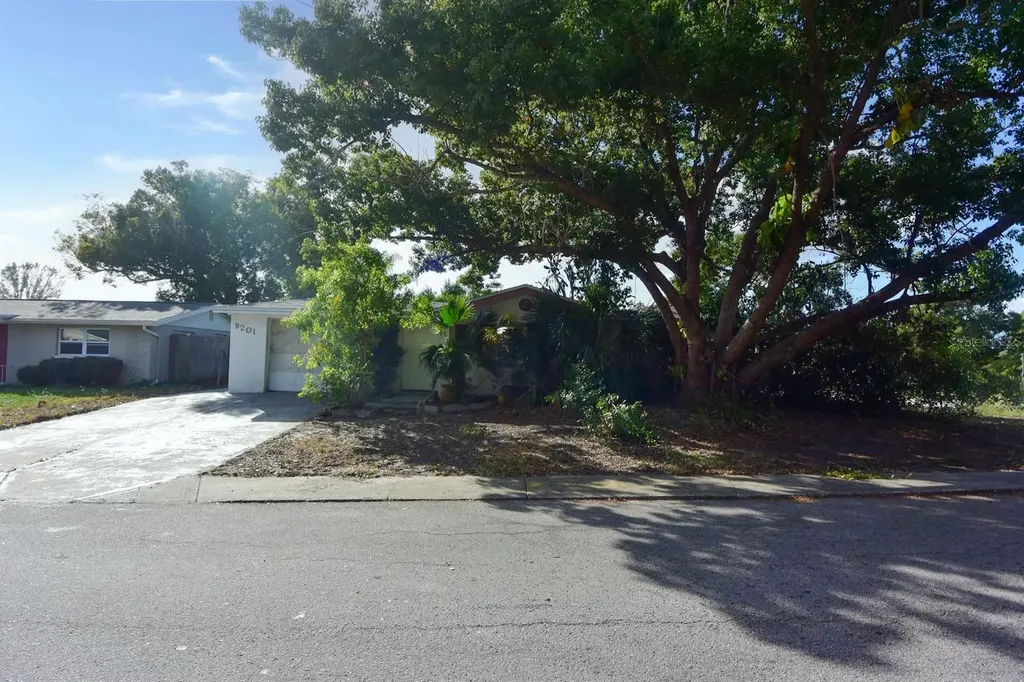 9201 Hunt Club Lane Port Richey FL 34668