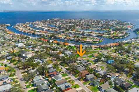 1899 Montana Avenue NE St Petersburg FL 33703