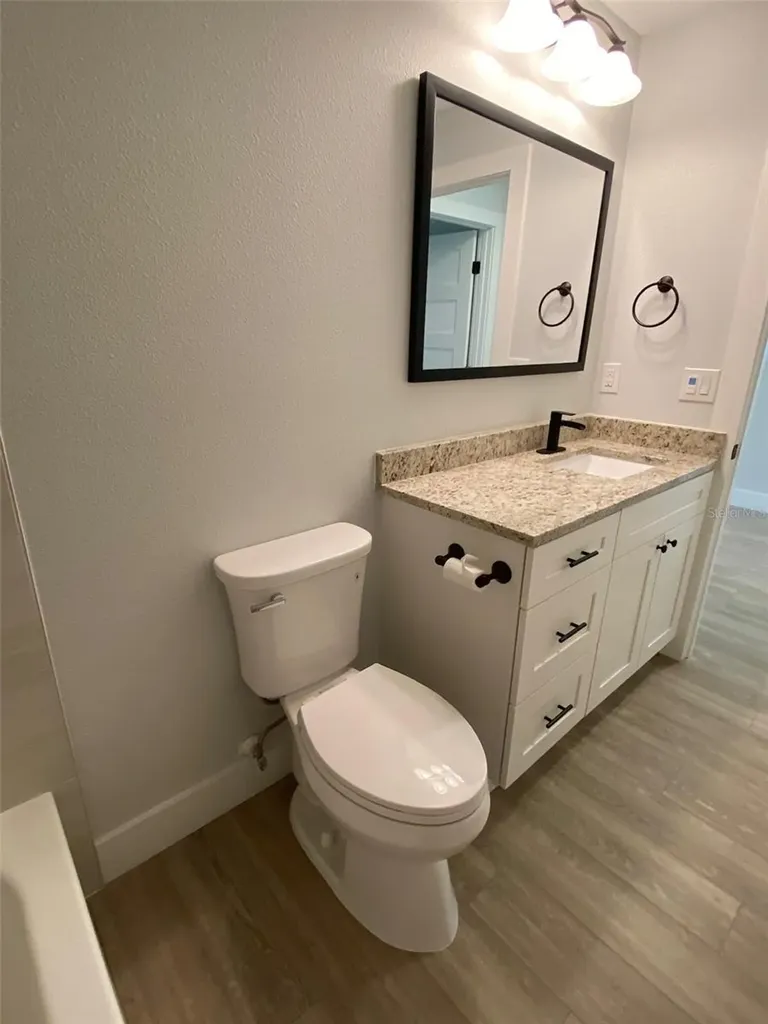 2933 Maiden Lane Sarasota FL 34231
