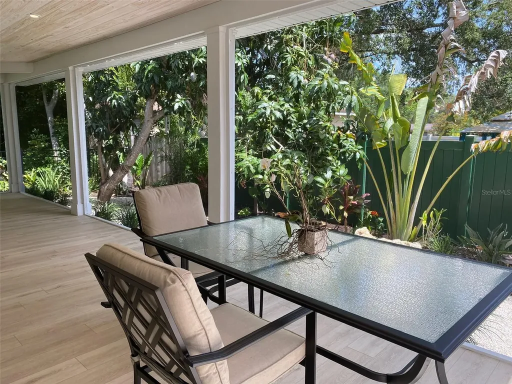 2933 Maiden Lane Sarasota FL 34231