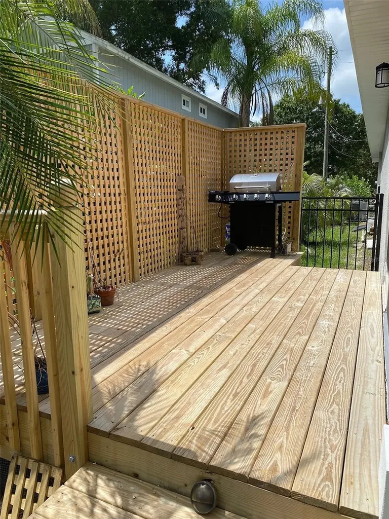 2933 Maiden Lane Sarasota FL 34231