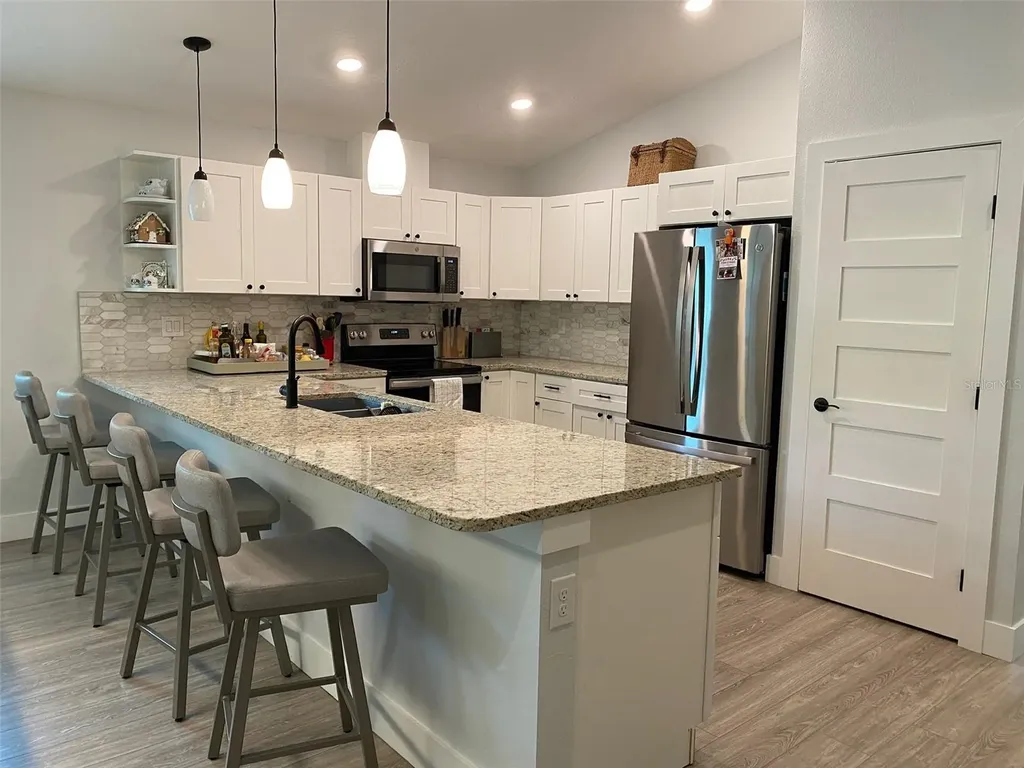 2933 Maiden Lane Sarasota FL 34231