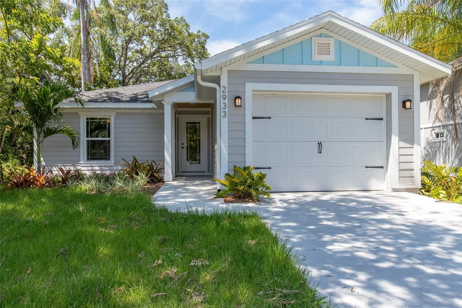 2933 Maiden Lane Sarasota FL 34231
