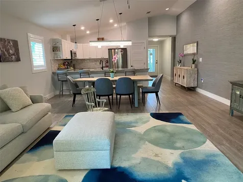 2933 Maiden Lane Sarasota FL 34231