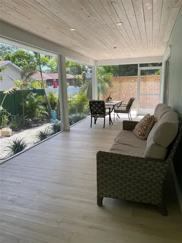 2933 Maiden Lane Sarasota FL 34231