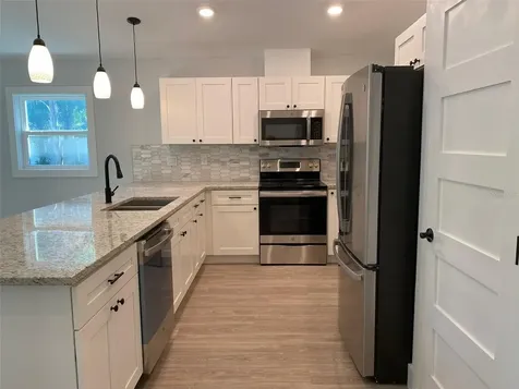 2933 Maiden Lane Sarasota FL 34231