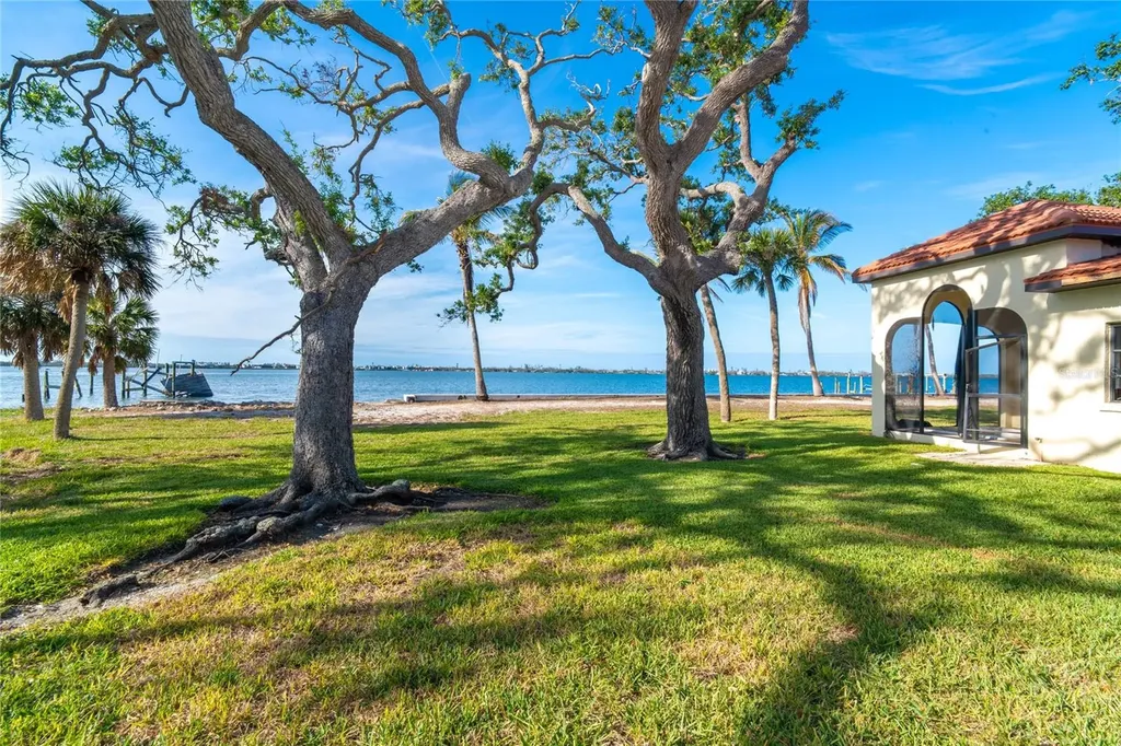 99 W Riverview Avenue Englewood FL 34223