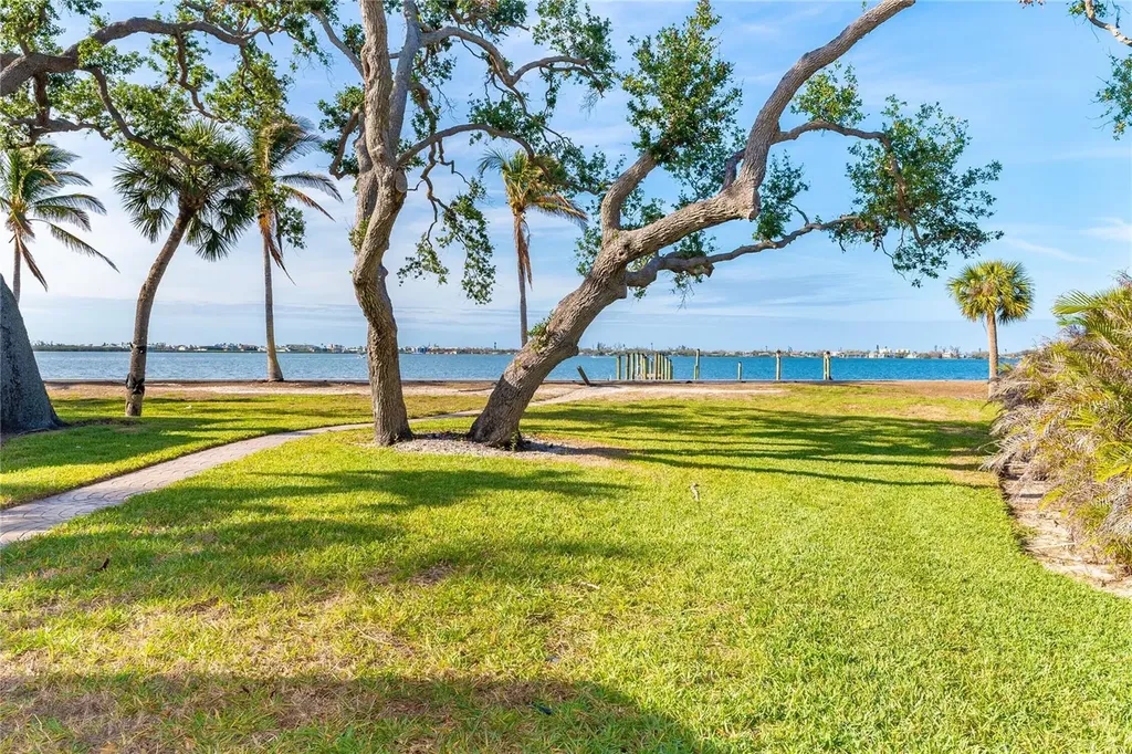 99 W Riverview Avenue Englewood FL 34223