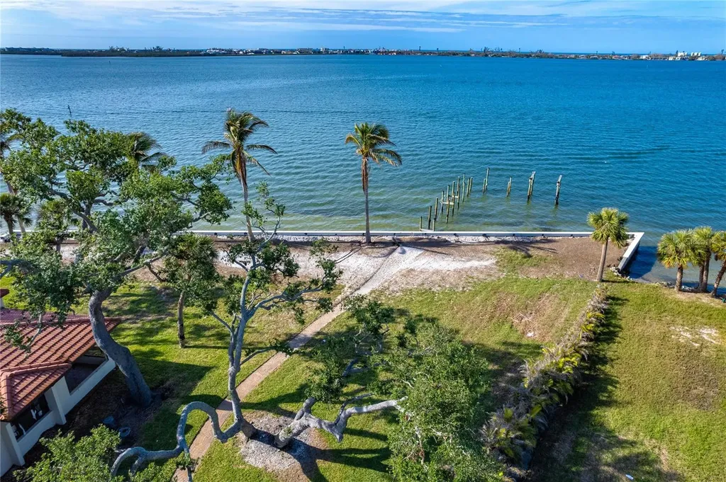 99 W Riverview Avenue Englewood FL 34223
