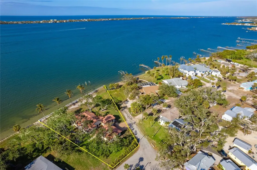 99 W Riverview Avenue Englewood FL 34223