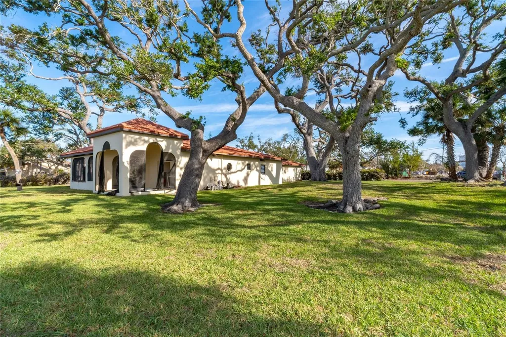 99 W Riverview Avenue Englewood FL 34223