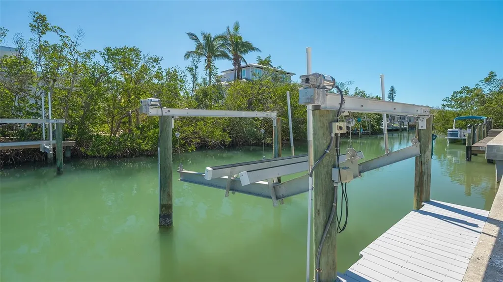 592 Juan Anasco Drive Longboat Key FL 34228