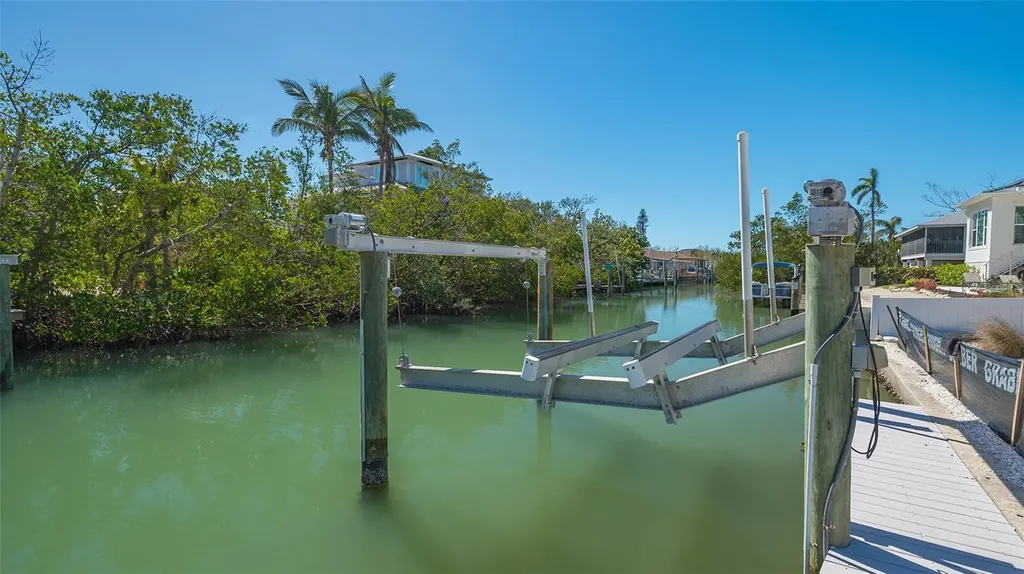 592 Juan Anasco Drive Longboat Key FL 34228