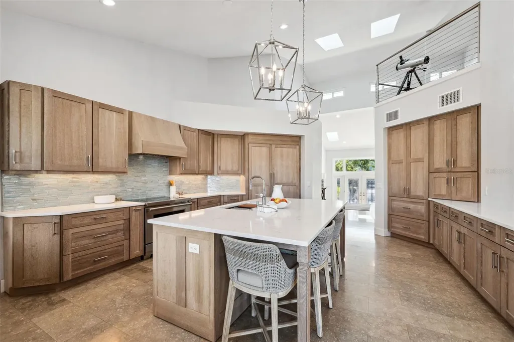 123 8th Street E Tierra Verde FL 33715