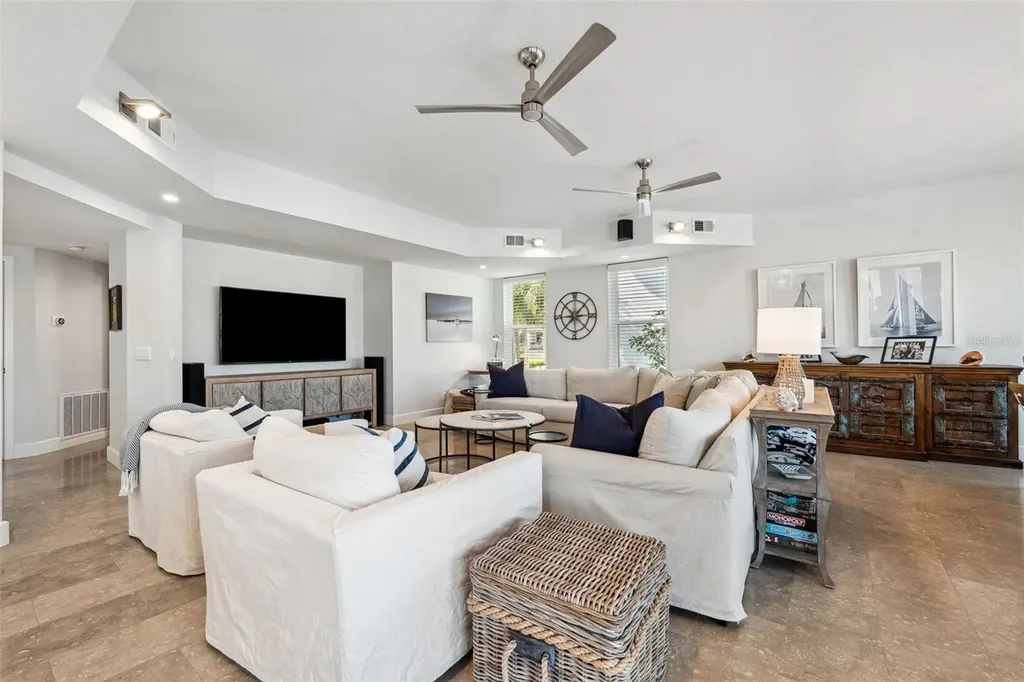 123 8th Street E Tierra Verde FL 33715