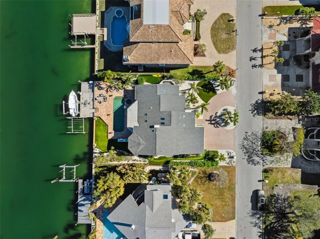 123 8th Street E Tierra Verde FL 33715
