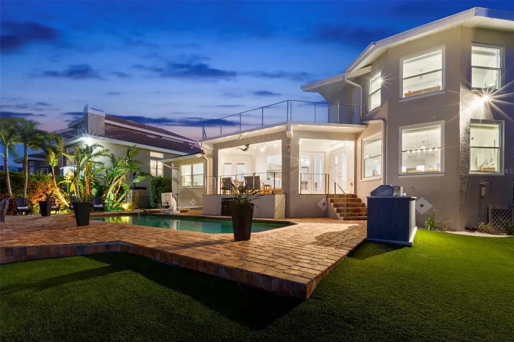 123 8th Street E Tierra Verde FL 33715