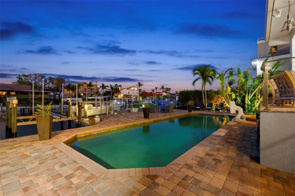 123 8th Street E Tierra Verde FL 33715