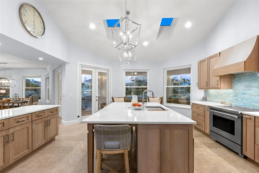 123 8th Street E Tierra Verde FL 33715