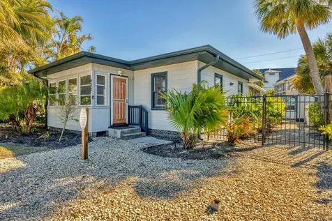 432 Avenida De Mayo Sarasota FL 34242