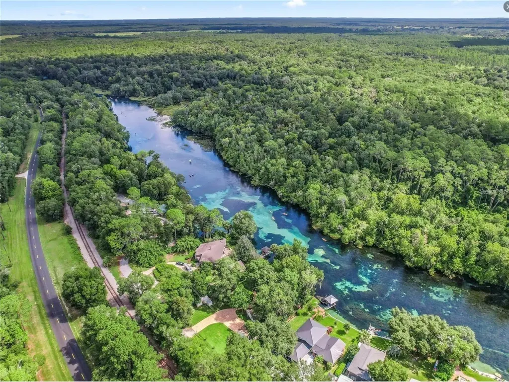 5230 N Whetstone Point Crystal River FL 34428