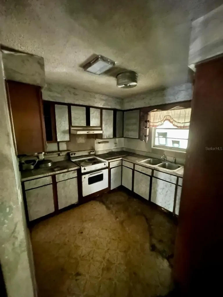 1918 Mountain Lake Cutoff Road Lake Wales FL 33859