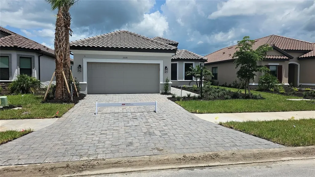 10128 Silent Night Lane Sarasota FL 34241