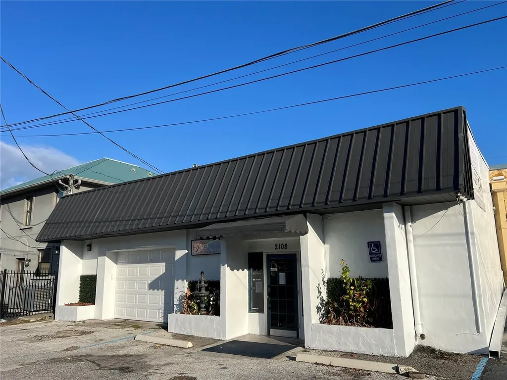 2108 W Kennedy Boulevard Tampa FL 33606