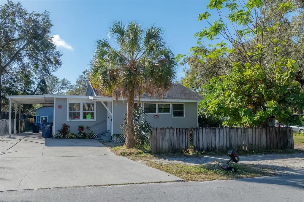 709 E Lotus Avenue Tampa FL 33612