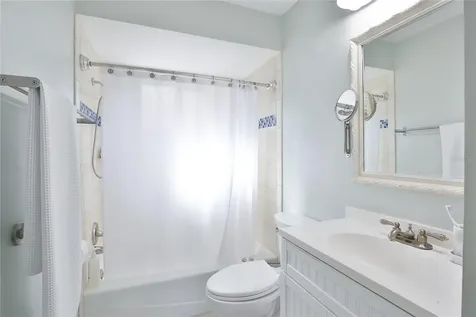 8224 Country Oaks Court Sarasota FL 34243