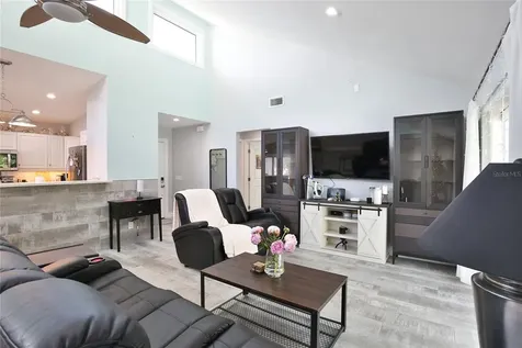 8224 Country Oaks Court Sarasota FL 34243