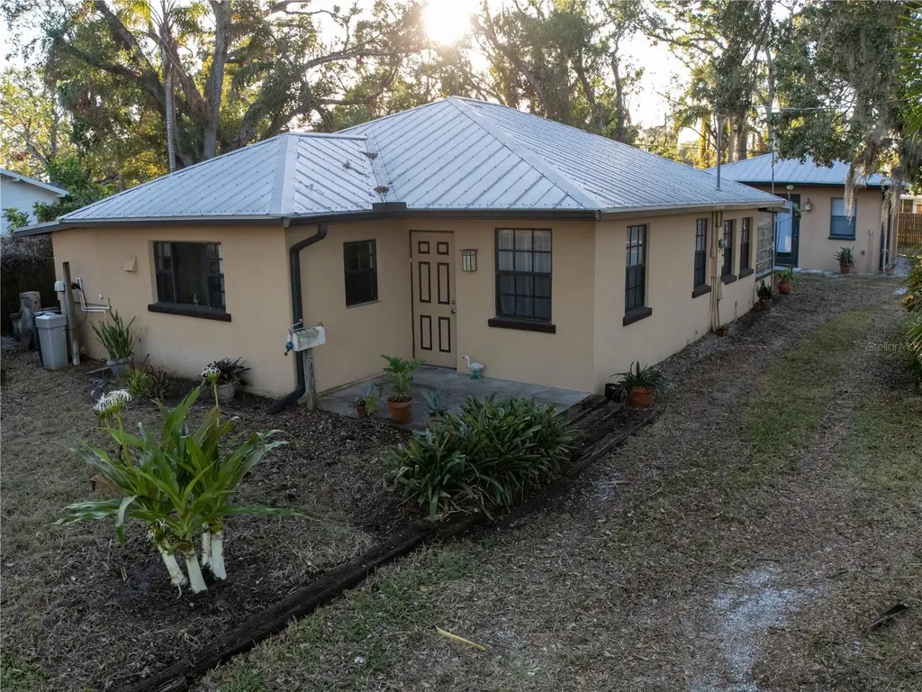 1416 26th Street W Bradenton FL 34205