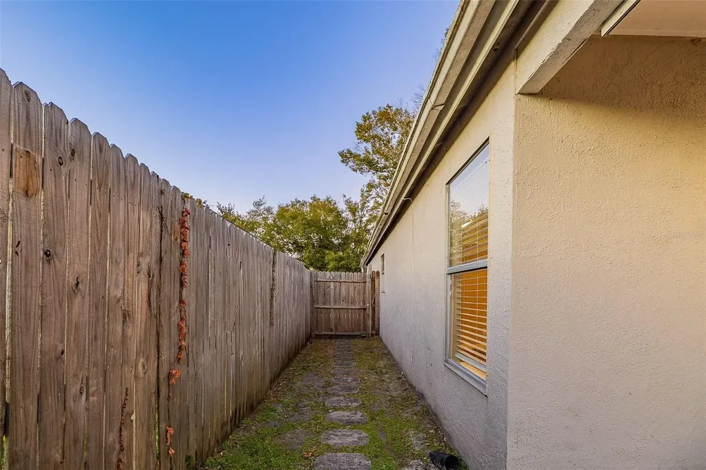5436 Wood Crossing Street Orlando FL 32811