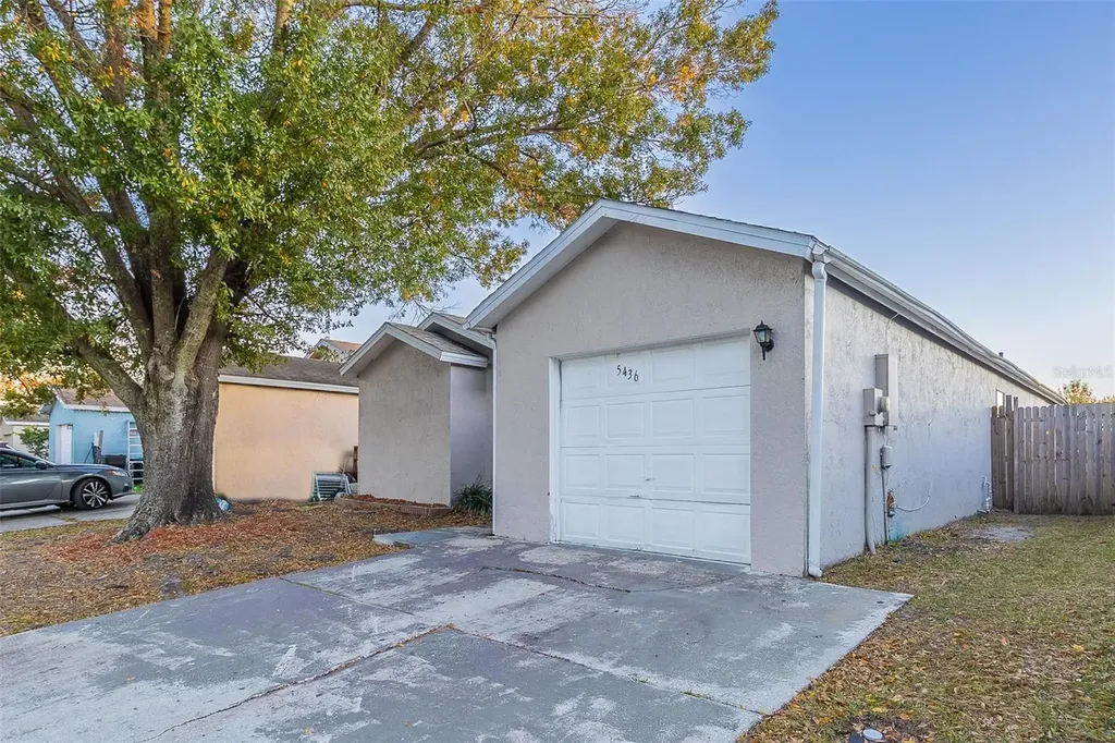 5436 Wood Crossing Street Orlando FL 32811
