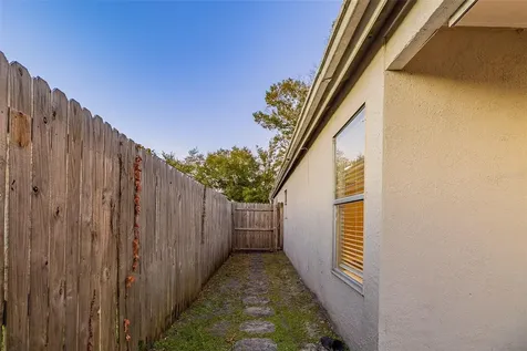 5436 Wood Crossing Street Orlando FL 32811
