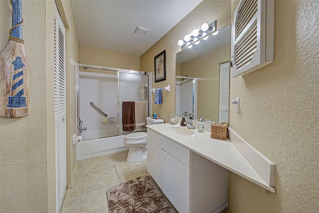 524 Pine Hollow Circle Englewood FL 34223