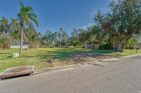 7017 13th Street E Sarasota FL 34243