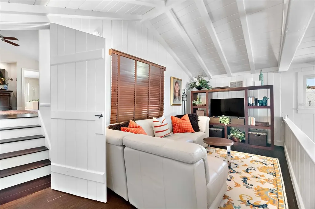 1656 Hillview Street Sarasota FL 34239