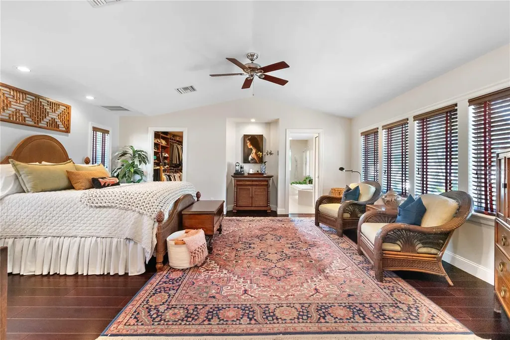 1656 Hillview Street Sarasota FL 34239