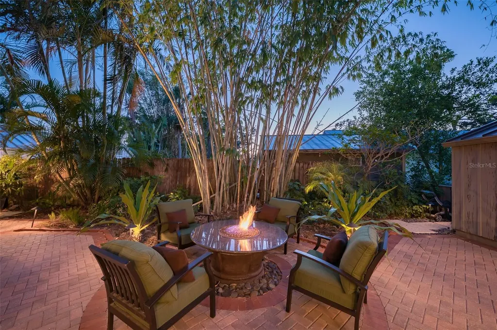 1656 Hillview Street Sarasota FL 34239